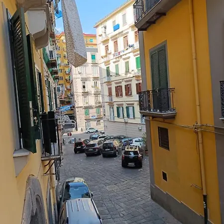 Domusmadre Appartamento Napoli